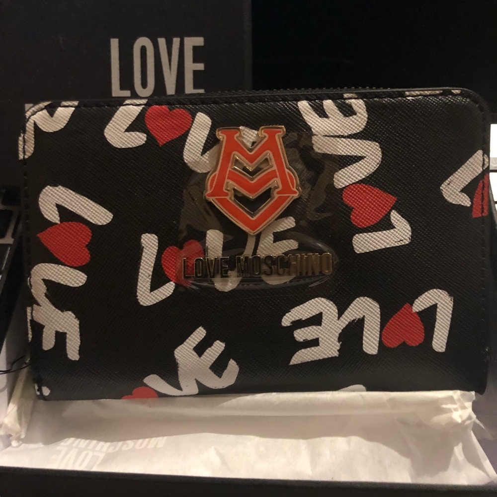 Love Moschino